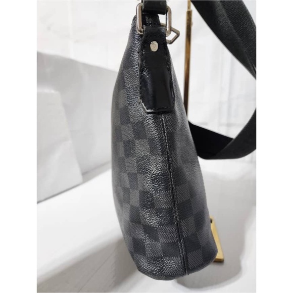 Authentic LOUIS VUITTON Damier Graphite Mick PM Shoulder Bag Black/Grey - Picture 6 of 14